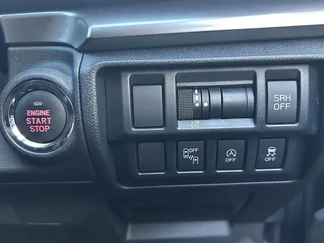 スバル インプレッサ スポーツ 2．0i－S アイサイト 大阪府 2017(平29)年 4.7万km アイスシルバーメタリック ワンオーナー/社外8インチSDナビ（Panasonic CN-LR820DFC)/BT/CD/DVD/フルセグTV/アイサイトver3/レーンキープアシスト/追従機能付きクルーズコントロール/ADB (アダプティブドライビングビーム）/プリクラッシュブレーキ/リヤビークルディティクション/アイサイト専用フロントドライブレコーダー/パドルシフト/パワーシートD/N席/ナノイー空気清浄機/歩行者保護エアバック/前後フォグランプ/純正フロアマット/純正18インチAW/LEDヘッドライト/スペアキー/ETC2.0