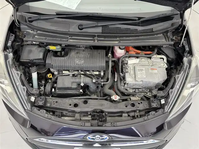 トヨタ シエンタ ハイブリッド G クエロ 滋賀県 2018(平30)年 4.8万km クールボルドーガラスフレーク 社外ナビ/【CD.DVD.Bluetooth.フルセグTV】/バックカメラ/衝突軽減ブレーキ/ビルトインETC/前後ドライブレコーダー/ハーフレザーシート/前席シートヒーター/HIDヘッドライト/オートライト/オートハイビーム/両側電動スライドドア/スマートキー/スペアキー