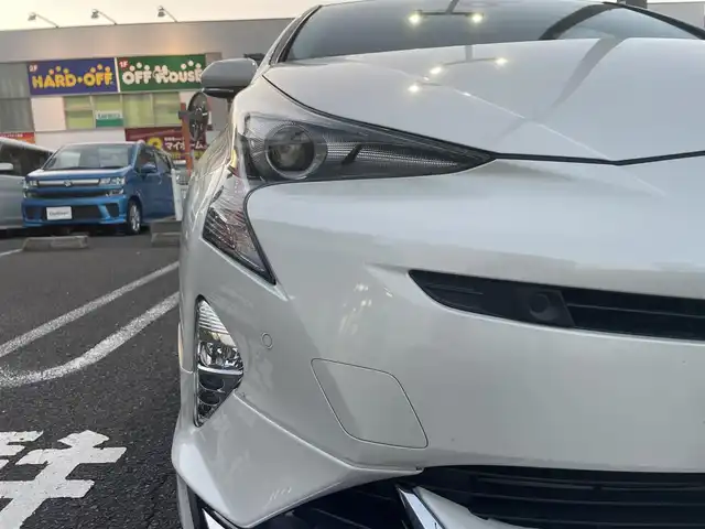 トヨタ プリウス A ツーリングセレクション 長崎県 2018(平30)年 7.6万km ホワイトパールクリスタルシャイン 社外SDナビ/・AM/FM/BT/CD/DVD/HDMI/フルセグTV/バックカメラ/モデリスタエアロ/ステアリングスイッチ/クルーズコントロール/HUD/プリクラッシュセーフティ/コーナーセンサー/BSM/ふらつき検知/ビルトインETC/前席シートヒーター/前方ドライブレコーダー/フロアマット/取扱説明書/スペアキー/エンジンスターター