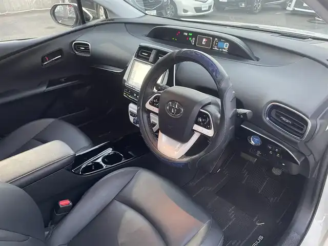 トヨタ プリウス A ツーリングセレクション 長崎県 2018(平30)年 7.6万km ホワイトパールクリスタルシャイン 社外SDナビ/・AM/FM/BT/CD/DVD/HDMI/フルセグTV/バックカメラ/モデリスタエアロ/ステアリングスイッチ/クルーズコントロール/HUD/プリクラッシュセーフティ/コーナーセンサー/BSM/ふらつき検知/ビルトインETC/前席シートヒーター/前方ドライブレコーダー/フロアマット/取扱説明書/スペアキー/エンジンスターター