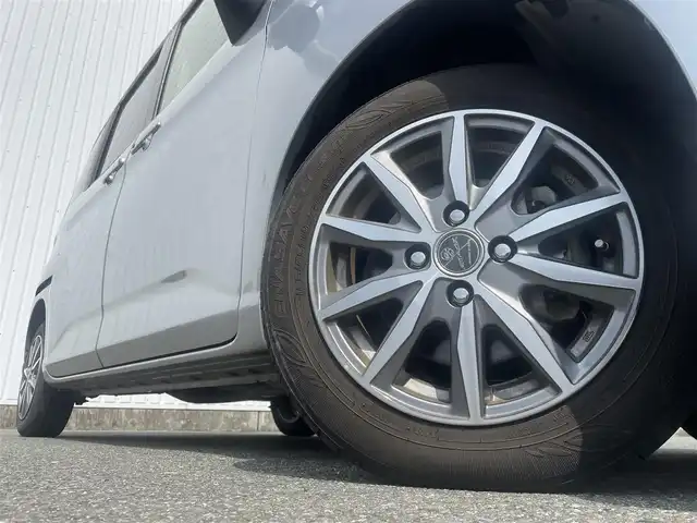 トヨタ ルーミー カスタムG 福岡県 2019(令1)年 4.4万km ブライトシルバーM スマートアシスト/衝突軽減/レーンアシスト/クリアランスソナー/クルーズコントロール/純正ナビ（ＮＳＣＮ－Ｗ６８）/ワンセグTV/CD/BT/AM/FM/AUX/全周囲カメラ/両側パワースライドドア/社外ＡＷ/ＬＥＤオートライト/オートハイビーム/フォグランプ/アイドリングストップ/スマートキー/プッシュスタート/ロールサンシェード