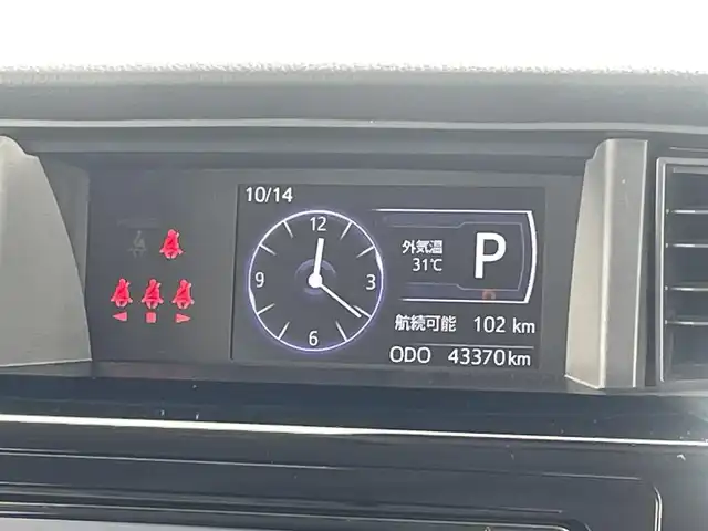トヨタ ルーミー カスタムG 福岡県 2019(令1)年 4.4万km ブライトシルバーM スマートアシスト/衝突軽減/レーンアシスト/クリアランスソナー/クルーズコントロール/純正ナビ（ＮＳＣＮ－Ｗ６８）/ワンセグTV/CD/BT/AM/FM/AUX/全周囲カメラ/両側パワースライドドア/社外ＡＷ/ＬＥＤオートライト/オートハイビーム/フォグランプ/アイドリングストップ/スマートキー/プッシュスタート/ロールサンシェード
