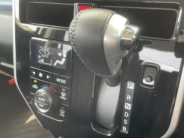 トヨタ ルーミー カスタムG 福岡県 2019(令1)年 4.4万km ブライトシルバーM スマートアシスト/衝突軽減/レーンアシスト/クリアランスソナー/クルーズコントロール/純正ナビ（ＮＳＣＮ－Ｗ６８）/ワンセグTV/CD/BT/AM/FM/AUX/全周囲カメラ/両側パワースライドドア/社外ＡＷ/ＬＥＤオートライト/オートハイビーム/フォグランプ/アイドリングストップ/スマートキー/プッシュスタート/ロールサンシェード