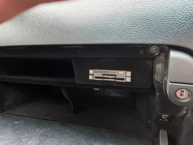 レクサス ＧＳ 450h バージョンL 埼玉県 2006(平18)年 17.7万km プレミアムライトブルー /サンルーフ//純正HDDナビ//バックカメラ//レザーシート//前2席パワーシート//前2席シートヒーター//前2席エアシート//クルーズコントロール//ビルトインETC//スマートキー//キセノン//PCS 衝突軽減ブレーキ//クリアランスソナー//W.サイドエアバッグ//カーテン.ニーエアバッグ//ABS//横滑り防止装置//電動リヤシェード//オートライト//Fフォグランプ//スモークフィルム//純正18インチAW//新車時保証書//取扱説明書//ナビ取説