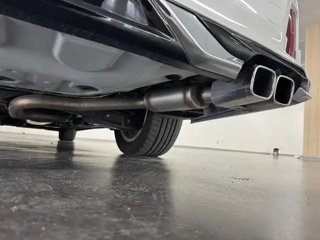 トヨタ アルファードハイブリット SR Cパッケージ 三重県 2020(令2)年 4万km ホワイトパールクリスタルシャイン ハイブリッド/E-Four（4WD）/MTモード付インパネCVT/JBLプレミアムサウンド*/純正10.5インチナビ/（FM/AM/CD/DVD/Blu-ray/SDREC/SD/USB/Bluetooth/VTR/HDMI/TV/AUX/Miracast/CarPlay/AndroidAuto）/13.3インチ 後席モニター*/パノラミックビューモニター*/モデリスタエアロ（F/S/R下）/両側パワースライドドア/ドライブレコーダー 前方/ビルトイン ETC2.0/Toyota Safety Sense/・PCS/・LTA/・【OP】BSM & RCTA*1/・パーキングサポートブレーキ（静止物・後方接近車両）/・アダプティブハイビームシステム/・レーダークルコン/・ロードサインアシスト/・インテリジェントパーキングアシスト*/など/装備/・ツインムーンルーフ*/・デジタルインナーミラー*1/・合皮シート/・パワーシート（D/N）/・エグゼクティブパワーシート（電動リクライニング＆オットマン）/・パワーバックドア/・シートヒーター、ベンチレーション（D/N）/・ステアリングヒーター/・左右＆後席独立オートエアコン/・おくだけ充電*/・3眼LEDヘッドランプ/・スマートキーx2/・保/取/ナビ取/など/*メーカーOP