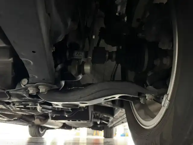 トヨタ アルファードハイブリット SR Cパッケージ 三重県 2020(令2)年 4万km ホワイトパールクリスタルシャイン ハイブリッド/E-Four（4WD）/MTモード付インパネCVT/JBLプレミアムサウンド*/純正10.5インチナビ/（FM/AM/CD/DVD/Blu-ray/SDREC/SD/USB/Bluetooth/VTR/HDMI/TV/AUX/Miracast/CarPlay/AndroidAuto）/13.3インチ 後席モニター*/パノラミックビューモニター*/モデリスタエアロ（F/S/R下）/両側パワースライドドア/ドライブレコーダー 前方/ビルトイン ETC2.0/Toyota Safety Sense/・PCS/・LTA/・【OP】BSM & RCTA*1/・パーキングサポートブレーキ（静止物・後方接近車両）/・アダプティブハイビームシステム/・レーダークルコン/・ロードサインアシスト/・インテリジェントパーキングアシスト*/など/装備/・ツインムーンルーフ*/・デジタルインナーミラー*1/・合皮シート/・パワーシート（D/N）/・エグゼクティブパワーシート（電動リクライニング＆オットマン）/・パワーバックドア/・シートヒーター、ベンチレーション（D/N）/・ステアリングヒーター/・左右＆後席独立オートエアコン/・おくだけ充電*/・3眼LEDヘッドランプ/・スマートキーx2/・保/取/ナビ取/など/*メーカーOP