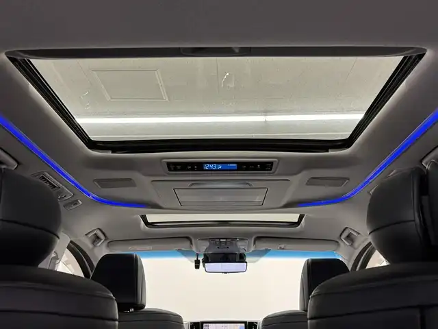 トヨタ アルファードハイブリット SR Cパッケージ 三重県 2020(令2)年 4万km ホワイトパールクリスタルシャイン ハイブリッド/E-Four（4WD）/MTモード付インパネCVT/JBLプレミアムサウンド*/純正10.5インチナビ/（FM/AM/CD/DVD/Blu-ray/SDREC/SD/USB/Bluetooth/VTR/HDMI/TV/AUX/Miracast/CarPlay/AndroidAuto）/13.3インチ 後席モニター*/パノラミックビューモニター*/モデリスタエアロ（F/S/R下）/両側パワースライドドア/ドライブレコーダー 前方/ビルトイン ETC2.0/Toyota Safety Sense/・PCS/・LTA/・【OP】BSM & RCTA*1/・パーキングサポートブレーキ（静止物・後方接近車両）/・アダプティブハイビームシステム/・レーダークルコン/・ロードサインアシスト/・インテリジェントパーキングアシスト*/など/装備/・ツインムーンルーフ*/・デジタルインナーミラー*1/・合皮シート/・パワーシート（D/N）/・エグゼクティブパワーシート（電動リクライニング＆オットマン）/・パワーバックドア/・シートヒーター、ベンチレーション（D/N）/・ステアリングヒーター/・左右＆後席独立オートエアコン/・おくだけ充電*/・3眼LEDヘッドランプ/・スマートキーx2/・保/取/ナビ取/など/*メーカーOP