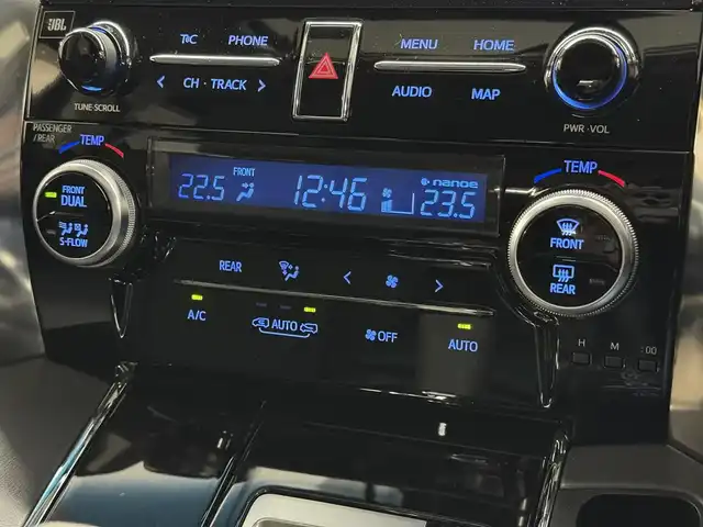 トヨタ アルファードハイブリット SR Cパッケージ 三重県 2020(令2)年 4万km ホワイトパールクリスタルシャイン ハイブリッド/E-Four（4WD）/MTモード付インパネCVT/JBLプレミアムサウンド*/純正10.5インチナビ/（FM/AM/CD/DVD/Blu-ray/SDREC/SD/USB/Bluetooth/VTR/HDMI/TV/AUX/Miracast/CarPlay/AndroidAuto）/13.3インチ 後席モニター*/パノラミックビューモニター*/モデリスタエアロ（F/S/R下）/両側パワースライドドア/ドライブレコーダー 前方/ビルトイン ETC2.0/Toyota Safety Sense/・PCS/・LTA/・【OP】BSM & RCTA*1/・パーキングサポートブレーキ（静止物・後方接近車両）/・アダプティブハイビームシステム/・レーダークルコン/・ロードサインアシスト/・インテリジェントパーキングアシスト*/など/装備/・ツインムーンルーフ*/・デジタルインナーミラー*1/・合皮シート/・パワーシート（D/N）/・エグゼクティブパワーシート（電動リクライニング＆オットマン）/・パワーバックドア/・シートヒーター、ベンチレーション（D/N）/・ステアリングヒーター/・左右＆後席独立オートエアコン/・おくだけ充電*/・3眼LEDヘッドランプ/・スマートキーx2/・保/取/ナビ取/など/*メーカーOP