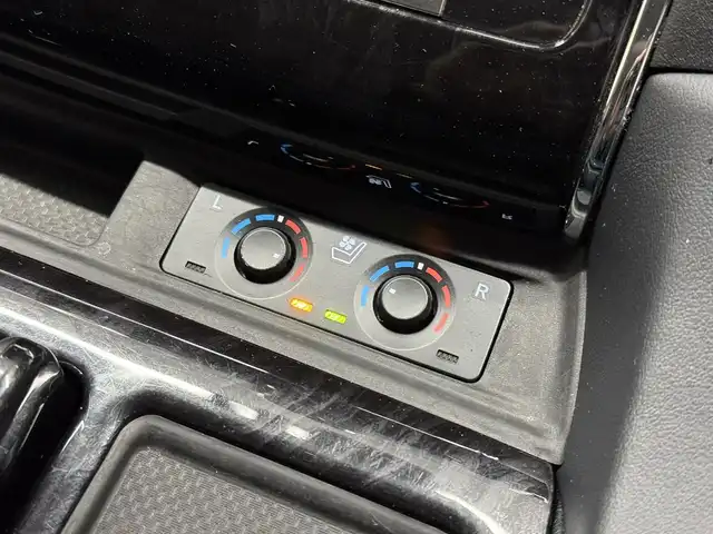 トヨタ アルファードハイブリット SR Cパッケージ 三重県 2020(令2)年 4万km ホワイトパールクリスタルシャイン ハイブリッド/E-Four（4WD）/MTモード付インパネCVT/JBLプレミアムサウンド*/純正10.5インチナビ/（FM/AM/CD/DVD/Blu-ray/SDREC/SD/USB/Bluetooth/VTR/HDMI/TV/AUX/Miracast/CarPlay/AndroidAuto）/13.3インチ 後席モニター*/パノラミックビューモニター*/モデリスタエアロ（F/S/R下）/両側パワースライドドア/ドライブレコーダー 前方/ビルトイン ETC2.0/Toyota Safety Sense/・PCS/・LTA/・【OP】BSM & RCTA*1/・パーキングサポートブレーキ（静止物・後方接近車両）/・アダプティブハイビームシステム/・レーダークルコン/・ロードサインアシスト/・インテリジェントパーキングアシスト*/など/装備/・ツインムーンルーフ*/・デジタルインナーミラー*1/・合皮シート/・パワーシート（D/N）/・エグゼクティブパワーシート（電動リクライニング＆オットマン）/・パワーバックドア/・シートヒーター、ベンチレーション（D/N）/・ステアリングヒーター/・左右＆後席独立オートエアコン/・おくだけ充電*/・3眼LEDヘッドランプ/・スマートキーx2/・保/取/ナビ取/など/*メーカーOP