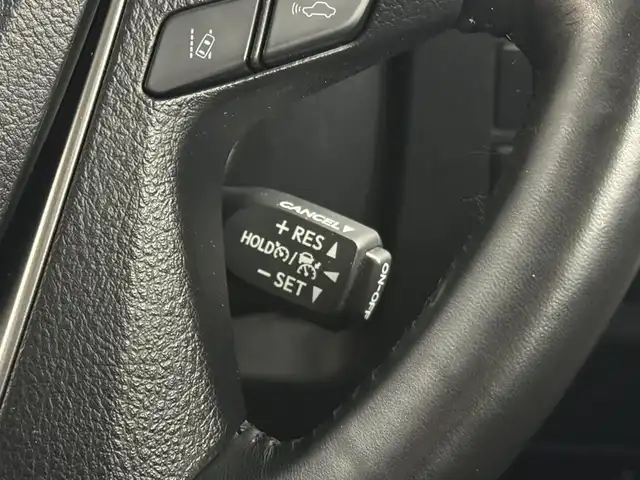 トヨタ アルファードハイブリット SR Cパッケージ 三重県 2020(令2)年 4万km ホワイトパールクリスタルシャイン ハイブリッド/E-Four（4WD）/MTモード付インパネCVT/JBLプレミアムサウンド*/純正10.5インチナビ/（FM/AM/CD/DVD/Blu-ray/SDREC/SD/USB/Bluetooth/VTR/HDMI/TV/AUX/Miracast/CarPlay/AndroidAuto）/13.3インチ 後席モニター*/パノラミックビューモニター*/モデリスタエアロ（F/S/R下）/両側パワースライドドア/ドライブレコーダー 前方/ビルトイン ETC2.0/Toyota Safety Sense/・PCS/・LTA/・【OP】BSM & RCTA*1/・パーキングサポートブレーキ（静止物・後方接近車両）/・アダプティブハイビームシステム/・レーダークルコン/・ロードサインアシスト/・インテリジェントパーキングアシスト*/など/装備/・ツインムーンルーフ*/・デジタルインナーミラー*1/・合皮シート/・パワーシート（D/N）/・エグゼクティブパワーシート（電動リクライニング＆オットマン）/・パワーバックドア/・シートヒーター、ベンチレーション（D/N）/・ステアリングヒーター/・左右＆後席独立オートエアコン/・おくだけ充電*/・3眼LEDヘッドランプ/・スマートキーx2/・保/取/ナビ取/など/*メーカーOP