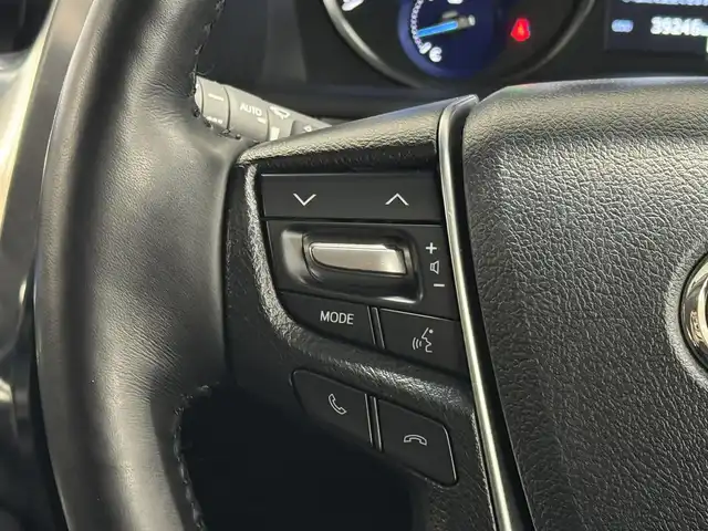 トヨタ アルファードハイブリット SR Cパッケージ 三重県 2020(令2)年 4万km ホワイトパールクリスタルシャイン ハイブリッド/E-Four（4WD）/MTモード付インパネCVT/JBLプレミアムサウンド*/純正10.5インチナビ/（FM/AM/CD/DVD/Blu-ray/SDREC/SD/USB/Bluetooth/VTR/HDMI/TV/AUX/Miracast/CarPlay/AndroidAuto）/13.3インチ 後席モニター*/パノラミックビューモニター*/モデリスタエアロ（F/S/R下）/両側パワースライドドア/ドライブレコーダー 前方/ビルトイン ETC2.0/Toyota Safety Sense/・PCS/・LTA/・【OP】BSM & RCTA*1/・パーキングサポートブレーキ（静止物・後方接近車両）/・アダプティブハイビームシステム/・レーダークルコン/・ロードサインアシスト/・インテリジェントパーキングアシスト*/など/装備/・ツインムーンルーフ*/・デジタルインナーミラー*1/・合皮シート/・パワーシート（D/N）/・エグゼクティブパワーシート（電動リクライニング＆オットマン）/・パワーバックドア/・シートヒーター、ベンチレーション（D/N）/・ステアリングヒーター/・左右＆後席独立オートエアコン/・おくだけ充電*/・3眼LEDヘッドランプ/・スマートキーx2/・保/取/ナビ取/など/*メーカーOP