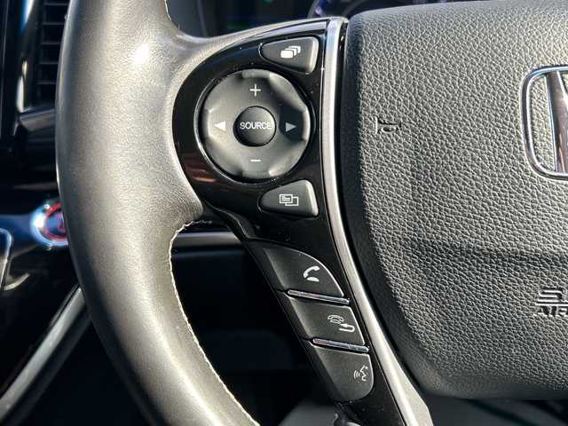 ホンダ オデッセイ ハイブリッド アブソルート・EXホンダセンジング 大阪府 2019(平31)年 2.7万km プレミアムヴィーナスブラックP BSM/11.6インチ純正ナビ(BT/フルセグ/HDMI/USB/DVD)/アラウンドビューモニター/フリップダウンモニター/レーダークルーズコントロール/衝突被害軽減システム/レーンキープアシスト/両側パワースライドドア/パワーシート/シートヒーター/ハーフレザーシート/ETC2.0/LEDヘッドライト/オートライト/オートマチックハイビーム/純正フロアマット/純正アルミホイール/スペアキー