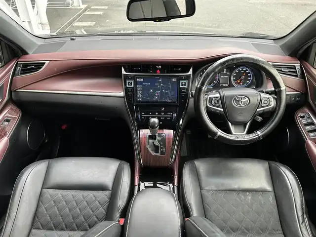 トヨタ ハリアー プレミアム 静岡県 2015(平27)年 7.3万km ブラック アルパイン9型ナビ/・フルセグ/CD/DVD/Bluetooth/バックカメラ/ビルトインETC/クルーズコントロール/ハーフレザーシート/革巻きステアリング/・ステアリングスイッチ/オートライト/スマートキー/・プッシュスタート/LEDヘッドライト/・フォグランプ/電動リアゲート/純正アルミホイール/純正フロアマット