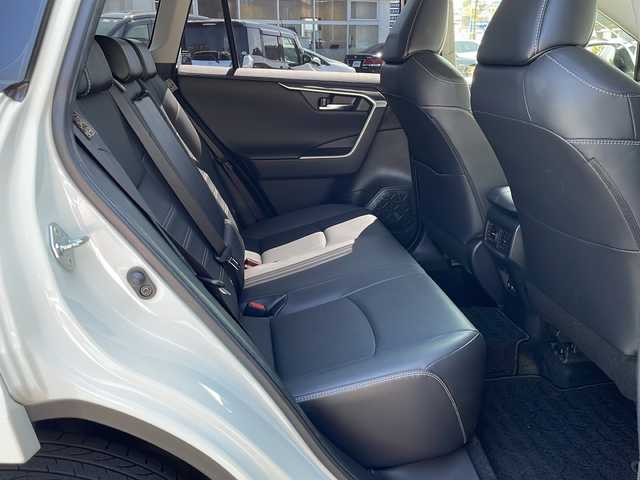 トヨタ ＲＡＶ４ G Zパッケージ 長野県 2022(令4)年 8.5万km ホワイトパールクリスタルシャイン ４WD/TRDエアロ/ブラックレザーシート/カロッツェリアナビフルセグTV/バックカメラ/パワーバックドア/純正１９インチアルミ/シートヒーター /ステアリングヒーター/前後コーナーセンサー/ルーフレール