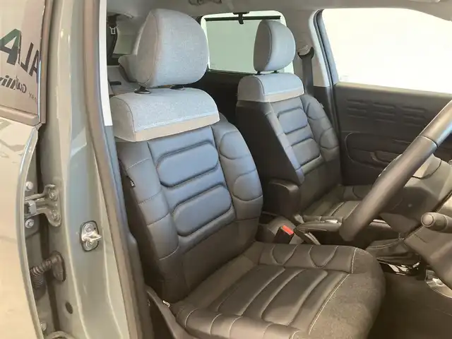 シトロエン Ｃ３ エアクロス シャイン ブルーHDi 熊本県 2022(令4)年 1.4万km グレー 純正ディスプレイオーディオ（AppleCarPlay、Bluetooth）/360°カメラ/ハーフレザーシート/コーナーセンサー/純正16インチアルミホイール/LEDヘッドライト/衝突軽減ブレーキ/BSM/ACC/インテリジェントハイビーム/ETC
