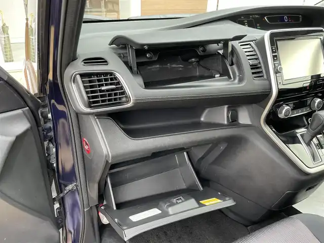 日産 セレナ ハイウェイスター プロパイロットED 宮崎県 2016(平28)年 7.3万km アズライトブルー スマートキー/両側パワースライドドア/エマージェンシーブレーキ/プロパイロット/純正9型ナビ/フリップダウンモニター/フルセグテレビ/DVD・Blu-ray再生/Bluetooth/ETC/USB入力端子/横滑り防止装置/オートライト/LEDライト