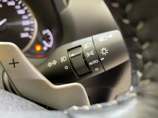 レクサス ＮＸ 200t Iパッケージ 岩手県 2014(平26)年 7万km ソニッククォーツ ガラスルーフ/ターボ/アイドリングストップ/横滑り防止装置/クルーズコントロール/衝突被害軽減システム/コーナーセンサー/合皮シート/パワーシート/シートヒーター/ステアリングヒーター/純正ナビ/フルセグTV/Blu-ray再生/ETC/AC100V/LEDヘッドライト/社外アルミホイール