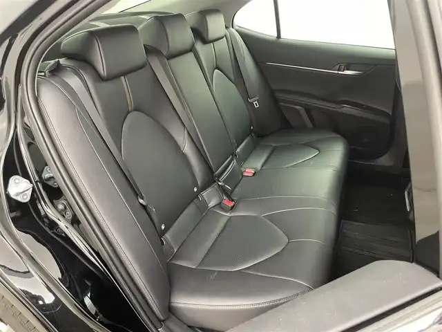 トヨタ カムリ G レザーパッケージ 埼玉県 2020(令2)年 1.9万km アティチュードブラックマイカ 純正ディスプレイオーディオ　バックカメラ　ＢＳＭ　ＨＵＤ　セーフティセンス　ビルトインＥＴＣ　レーダークルーズ　シートヒーター　純正アルミ　オートブレーキホールド　オートハイビーム　ＬＥＤライト