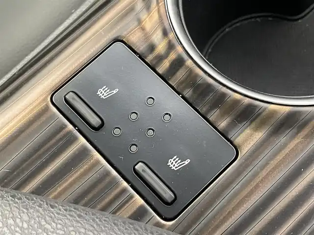 トヨタ カムリ G レザーパッケージ 埼玉県 2020(令2)年 1.9万km アティチュードブラックマイカ 純正ディスプレイオーディオ　バックカメラ　ＢＳＭ　ＨＵＤ　セーフティセンス　ビルトインＥＴＣ　レーダークルーズ　シートヒーター　純正アルミ　オートブレーキホールド　オートハイビーム　ＬＥＤライト