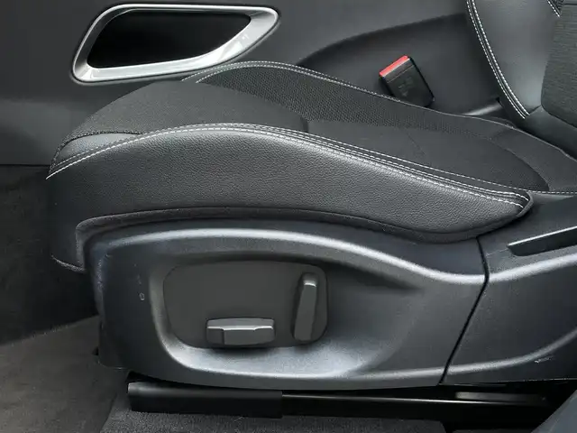 ジャガー Ｆペース R－スポーツ 長野県 2016(平28)年 4.7万km 黒 ・ハーフレザーシート /・PWシート /・純正ナビ TV/・360°カメラ レーンキープアシスト/・TV /・MERIDIANサウンド /・LEDヘッドライト /・パワーバックドア /ダイナミックモード/・クルーズコントロール /・ETC /・リヤシートオートリクライニング