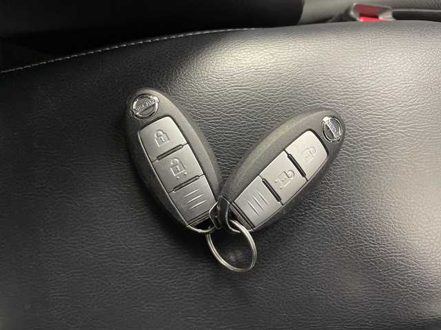 日産 エクストレイル ハイブリッド 20X ブラック エクストリーマーX ブレーキ 道央・札幌 2015(平27)年 5.5万km ダイヤモンドブラック ・4WD/ハイブリッド/・エマージェンシーブレーキ/・純正8インチナビ(MM514D-L)/・フルセグ/BT/DVD/CD/USB/・純正フリップダウンモニター/・バックカメラ/・カプロンシート/・シートヒーター(D/N席)/・LEDヘッドライト/オートライト/・フォグライト/・スマートキー×2/・プッシュスタート/・純正フロアマット/・純正17インチAW/・ルーフレール/・レーンキープアシスト/・クリアランスソナー/・ダウンヒルアシストコントロール/・ETC