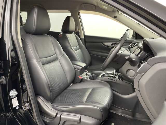 日産 エクストレイル ハイブリッド 20X ブラック エクストリーマーX ブレーキ 道央・札幌 2015(平27)年 5.5万km ダイヤモンドブラック ・4WD/ハイブリッド/・エマージェンシーブレーキ/・純正8インチナビ(MM514D-L)/・フルセグ/BT/DVD/CD/USB/・純正フリップダウンモニター/・バックカメラ/・カプロンシート/・シートヒーター(D/N席)/・LEDヘッドライト/オートライト/・フォグライト/・スマートキー×2/・プッシュスタート/・純正フロアマット/・純正17インチAW/・ルーフレール/・レーンキープアシスト/・クリアランスソナー/・ダウンヒルアシストコントロール/・ETC