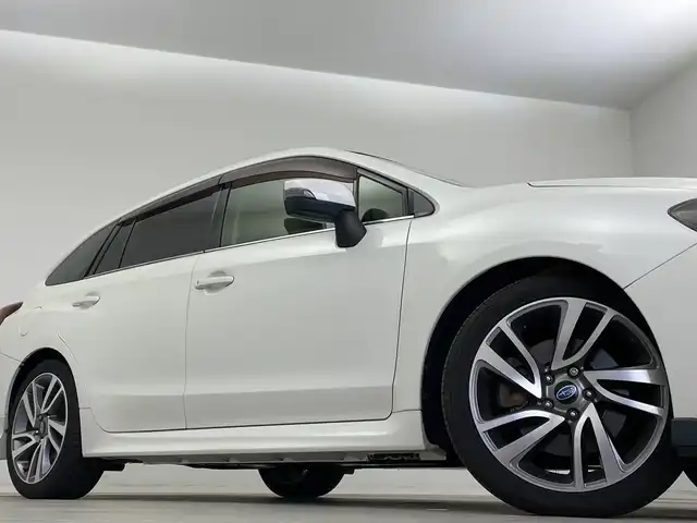 スバル レヴォーグ 1．6GT－S アイサイト 新潟県 2014(平26)年 7万km クリスタルホワイトP 4WD/純正メモリナビ/　フルセグTV/CD/DVD/USB/衝突被害軽減ブレーキ/レーンキープアシスト/レーダークルーズコントロール/前席パワーシート/前後ドライブレコーダー/バックモニター/ETC/アイドリングストップ/横滑り防止装置/オートライト/パドルシフト/レザーステアリング/ステアリングスイッチ