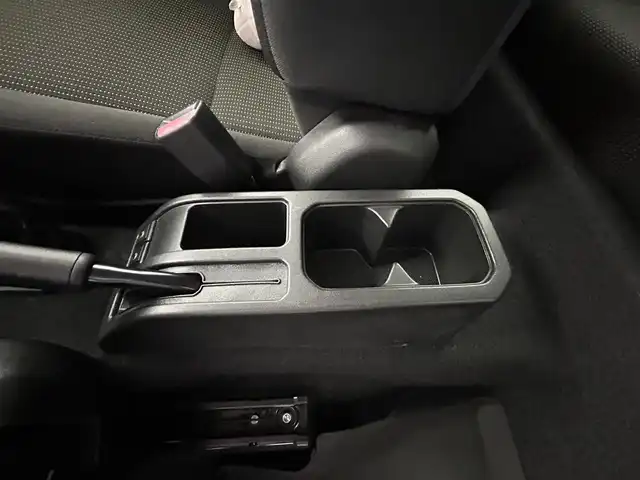 スズキ ジムニー シエラ JL 群馬県 2020(令2)年 2.8万km ジャングルグリーン 社外ディスプレイオーディオ　ダウンヒルコントロール　横滑り防止　ヘッドライトレベライザー　電動格納ミラー　オートエアコン　フォグ　シートヒーター　ビルトインＥＴＣ２．０　プッシュスタート　スマートキー