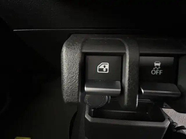 スズキ ジムニー シエラ JL 群馬県 2020(令2)年 2.8万km ジャングルグリーン 社外ディスプレイオーディオ　ダウンヒルコントロール　横滑り防止　ヘッドライトレベライザー　電動格納ミラー　オートエアコン　フォグ　シートヒーター　ビルトインＥＴＣ２．０　プッシュスタート　スマートキー