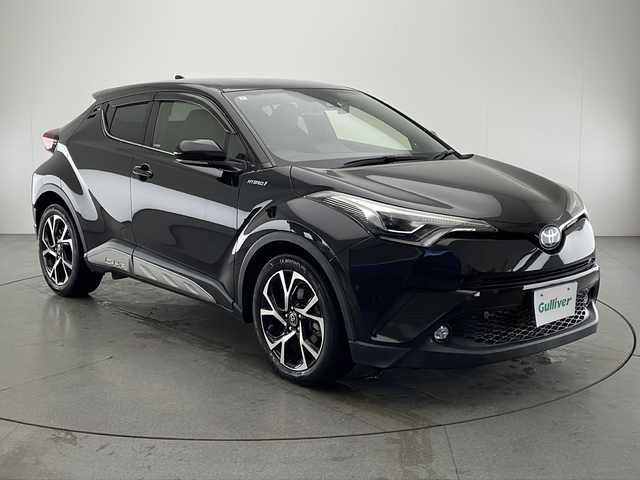 トヨタ Ｃ－ＨＲ G 宮崎県 2019(平31)年 4.3万km ブラックマイカ 禁煙車/トヨタセーフティセンス/純正9型ナビＴＶ/（NSZT-Y68T/CD/DVD/Bluetooth/フルセグTV)/純正バックカメラ/純正ビルトインETC/純正LEDオートライト/純正LEDフォグ/純正18インチアルミ/純正フロアマット/社外前後ドライブレコーダー/プリクラッシュセーフティ/アダプティブクルーズコントロール/オートマチックハイビーム/レーンディパーチャーアラート/ブラインドスポットモニター/クリアランスソナー/電子パーキング/オートホールド/前席シートヒーター/デュアルオートエアコン（ナノイー）/オート電動格納ミラー/本革巻ハンドル/スマートキー/プッシュエンジンスタート/新車時保証書/取扱い説明書