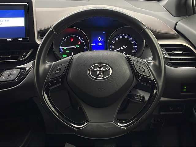 トヨタ Ｃ－ＨＲ G 宮崎県 2019(平31)年 4.3万km ブラックマイカ 禁煙車/トヨタセーフティセンス/純正9型ナビＴＶ/（NSZT-Y68T/CD/DVD/Bluetooth/フルセグTV)/純正バックカメラ/純正ビルトインETC/純正LEDオートライト/純正LEDフォグ/純正18インチアルミ/純正フロアマット/社外前後ドライブレコーダー/プリクラッシュセーフティ/アダプティブクルーズコントロール/オートマチックハイビーム/レーンディパーチャーアラート/ブラインドスポットモニター/クリアランスソナー/電子パーキング/オートホールド/前席シートヒーター/デュアルオートエアコン（ナノイー）/オート電動格納ミラー/本革巻ハンドル/スマートキー/プッシュエンジンスタート/新車時保証書/取扱い説明書