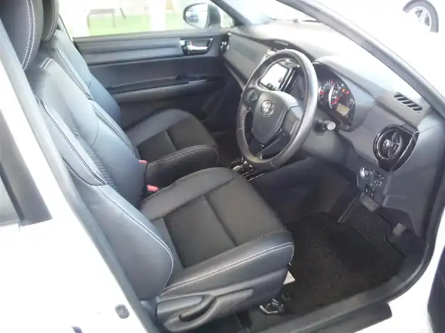 トヨタ カローラ フィールダー 1．5G ダブルバイビー 東京都 2016(平28)年 2.3万km パール ワンオーナー車/保証書・取説あり/純正ナビ・TV・DVD・BT/　バックカメラ・2.0ETC/　nanoe/　ドライブレコーダー/トヨタセーフティセンス/　プリクラッシュセーフティ/　レーンキープアシスト/　コーナーセンサー/LEDヘッドライト/ハーフレザーシート/スマートキー×2個