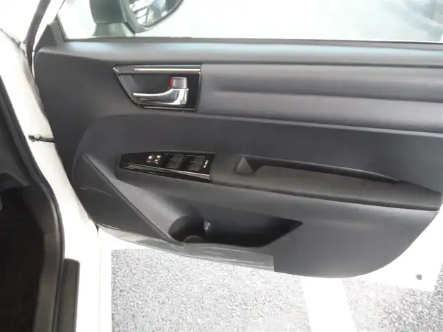 トヨタ カローラ フィールダー 1．5G ダブルバイビー 東京都 2016(平28)年 2.3万km パール ワンオーナー車/保証書・取説あり/純正ナビ・TV・DVD・BT/　バックカメラ・2.0ETC/　nanoe/　ドライブレコーダー/トヨタセーフティセンス/　プリクラッシュセーフティ/　レーンキープアシスト/　コーナーセンサー/LEDヘッドライト/ハーフレザーシート/スマートキー×2個