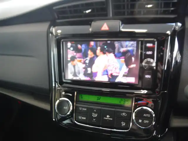 トヨタ カローラ フィールダー 1．5G ダブルバイビー 東京都 2016(平28)年 2.3万km パール ワンオーナー車/保証書・取説あり/純正ナビ・TV・DVD・BT/　バックカメラ・2.0ETC/　nanoe/　ドライブレコーダー/トヨタセーフティセンス/　プリクラッシュセーフティ/　レーンキープアシスト/　コーナーセンサー/LEDヘッドライト/ハーフレザーシート/スマートキー×2個