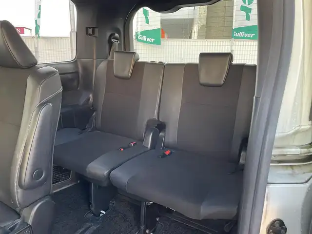 トヨタ ノア Si ダブルバイビーⅡ 岡山県 2019(平31)年 2.4万km ホワイトパールクリスタルシャイン 登録時走行距離23742km/純正SDナビ/(AM/FM/TV/DISC/BT)/衝突被害軽減システム/クルーズコントロール/アイドリングストップ/オートマチックハイビーム/ビルトインETC/ドライブレコーダー/バックカメラ/両側パワースライドドア/ウォークスルー/MTモード付AT/プッシュスタート/スマートキー/スペアキー/純正１６インチアルミホイール