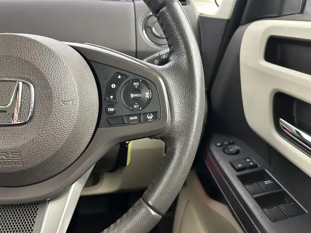 ホンダ Ｎ ＢＯＸ G EX ターボ ホンダセンシング 千葉県 2018(平30)年 4.7万km ルナシルバーM ホンダ センシング（安全運転支援システム）/・衝突軽減ブレーキ/・誤発進抑制機能/・後方誤発進抑制機能/・歩行者事故低減ステアリング/・先行車発進お知らせ機能/・アダプティブクルーズコントロール/・車線維持支援システム/・オートハイビーム/・標識認識機能/・路外逸脱抑制機能/純正7インチメモリーナビ/・CD/DVD/・ワンセグTV/・バックカメラ/両側パワースライドドア/スマートキー/リアコーナーセンサー/LEDヘッドライト/ビルトインETC/純正フロアマット