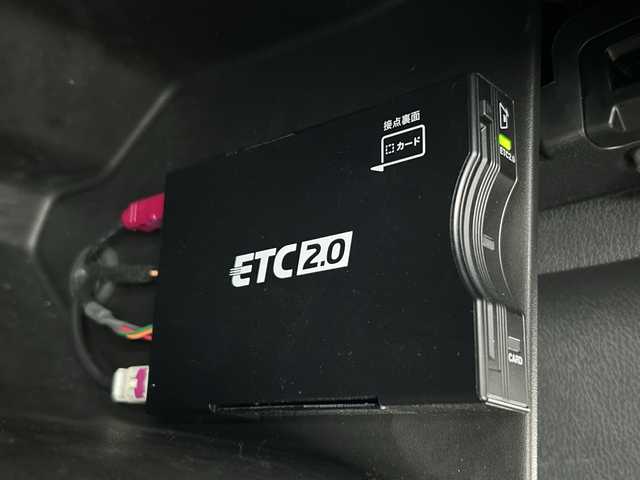 クライスラー・ジープ ジープ ラングラー アンリミテッド サハラ 山口県 2024(令6)年 2.5万km 白 ワンオーナー車/純正ナビ/Bluetooth/フルセグTV/バックカメラ/LEDヘッドライト/LEDフォグライト/オートライト/コーナーセンサー/スマートキー＆プッシュスタート/クルーズコントロール/黒レザーシート/前席シートヒーター/ステアリングヒーター/社外バンパー（純正あり）/社外マフラー（純正あり）/社外17インチAW（純正18インチAWあり）/社外グリル（純正あり）/保証書/スペアキー1個