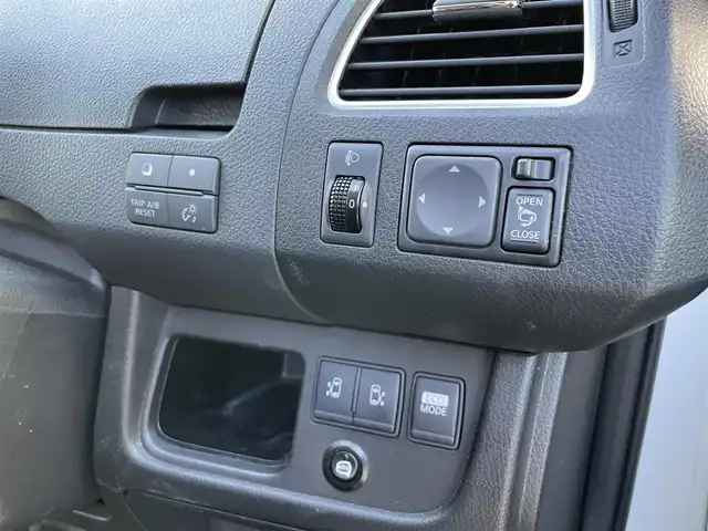日産 セレナ ハイウェイスター Vセレクション 埼玉県 2012(平24)年 8.2万km ブリリアントホワイトパール 外部検査済み/純正ナビ/フルセグTV/純正フリップダウンモニター/CD/DVD/Bluetooth/両側電動スライドドア/純正アルミホイール/クルーズコントロール/アイドリングストップ/スリップコントロール/スマートキー/スペアキー/プッシュスタート /フロアマット/ドアバイザー/バックカメラ/ETC/取扱説明書