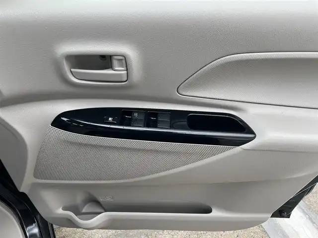 日産 デイズ ルークス S 広島県 2019(平31)年 4万km ブラック 　　走行距離：39179km（入庫時）/2W/アイドリングストップ/スライドドアオートクローザー（助手席側）/　○タイヤ（純正）/・155/65R/・14インチホイールキャップ/ETC/社外ナビ/・Bluetooth/・ワンセグTV/無塗装加飾付ブラックセンサーパネル/無塗装エアコン吹出口/ファインビジョンメーター/ウレタン製スタリングホイール/SRSエアバック（運転席/助手席）/ABS/ダイヤル式マニュアルエアコン/無塗装シフトノブ/シフトボタン/アイボリースエード調クロスシート/リモコンキー/ビ
