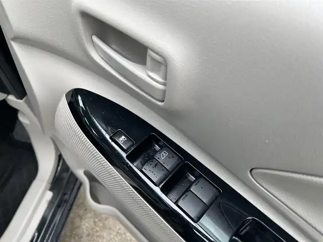 日産 デイズ ルークス S 広島県 2019(平31)年 4万km ブラック 　　走行距離：39179km（入庫時）/2W/アイドリングストップ/スライドドアオートクローザー（助手席側）/　○タイヤ（純正）/・155/65R/・14インチホイールキャップ/ETC/社外ナビ/・Bluetooth/・ワンセグTV/無塗装加飾付ブラックセンサーパネル/無塗装エアコン吹出口/ファインビジョンメーター/ウレタン製スタリングホイール/SRSエアバック（運転席/助手席）/ABS/ダイヤル式マニュアルエアコン/無塗装シフトノブ/シフトボタン/アイボリースエード調クロスシート/リモコンキー/ビ
