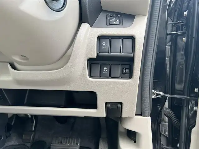 日産 デイズ ルークス S 広島県 2019(平31)年 4万km ブラック 　　走行距離：39179km（入庫時）/2W/アイドリングストップ/スライドドアオートクローザー（助手席側）/　○タイヤ（純正）/・155/65R/・14インチホイールキャップ/ETC/社外ナビ/・Bluetooth/・ワンセグTV/無塗装加飾付ブラックセンサーパネル/無塗装エアコン吹出口/ファインビジョンメーター/ウレタン製スタリングホイール/SRSエアバック（運転席/助手席）/ABS/ダイヤル式マニュアルエアコン/無塗装シフトノブ/シフトボタン/アイボリースエード調クロスシート/リモコンキー/ビ