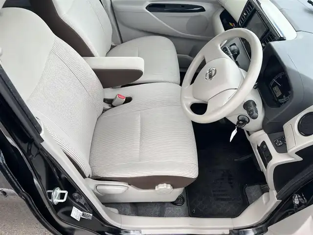 日産 デイズ ルークス S 広島県 2019(平31)年 4万km ブラック 　　走行距離：39179km（入庫時）/2W/アイドリングストップ/スライドドアオートクローザー（助手席側）/　○タイヤ（純正）/・155/65R/・14インチホイールキャップ/ETC/社外ナビ/・Bluetooth/・ワンセグTV/無塗装加飾付ブラックセンサーパネル/無塗装エアコン吹出口/ファインビジョンメーター/ウレタン製スタリングホイール/SRSエアバック（運転席/助手席）/ABS/ダイヤル式マニュアルエアコン/無塗装シフトノブ/シフトボタン/アイボリースエード調クロスシート/リモコンキー/ビ