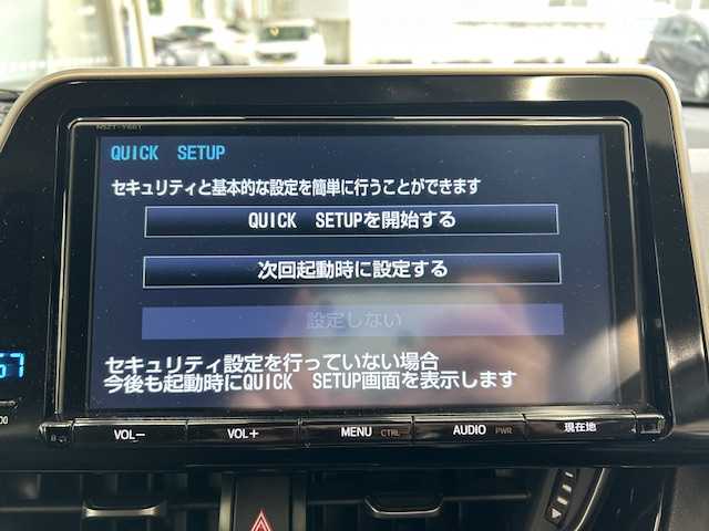 トヨタ Ｃ－ＨＲ G－T 宮城県 2017(平29)年 4.2万km ホワイトパールクリスタルシャイン ４WD/純正ナビ（AM/FM/CD/DVD/BT/SD/SDREC）/TVフルセグ/バックカメラ/レーダークルーズコントロール追従有り（衝突軽減）/横揺れ防止/レーンアシスト/車両接近通報装置/パーキングソナー/オートライト/オートマチックハイビーム/純正フロアマット/プッシュスタート/純正AWスタッドレスタイヤ（215/60R17）/保証書/記録簿/取扱説明書