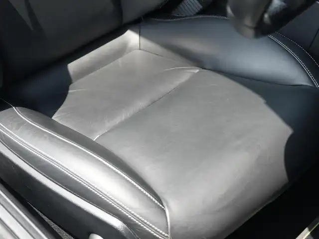 メルセデス・ベンツ ＳＬＫ２００ カーボンルック エディション 静岡県 2014(平26)年 2.6万km ダイヤモンドホワイト 100台限定カーボンルックエディション/マジックスカイコントロールパノラミックバイオルーフ/ｄｅｓｉｇｎｏチタニウムグレー専用ナッパレザーAMGカーボンインテリアトリム/レーダーセーフティ /衝突軽減ブレーキACC/レーンキープ アシスト/ブラインドスポットモニター/CommandシステムHDDナビフルセグTV Bluetooth/バックカメラ/AMGチタニウムグレー塗装5本スポークアルミホイール/ドライブレコーダー/スペアキー/保証書/取扱説明書/整備記録簿