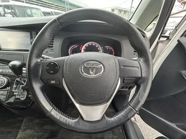 トヨタ アイシス プラタナ Vセレクション 愛知県 2013(平25)年 7.3万km ホワイトパールクリスタルシャイン スマートキー/プッシュスタート/純正ナビ/TV/BT/バックカメラ/ビルトインETC/両側パワースライドドア /純正フロアマット/ドアバイザー/ステアリングスイッチ/ドライブレコーダー