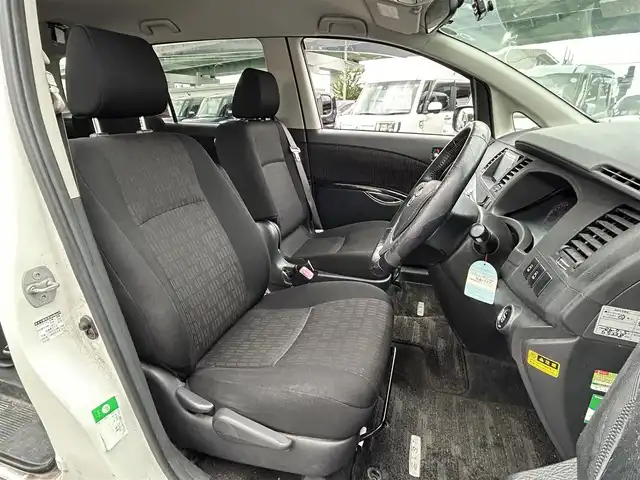 トヨタ アイシス プラタナ Vセレクション 愛知県 2013(平25)年 7.3万km ホワイトパールクリスタルシャイン スマートキー/プッシュスタート/純正ナビ/TV/BT/バックカメラ/ビルトインETC/両側パワースライドドア /純正フロアマット/ドアバイザー/ステアリングスイッチ/ドライブレコーダー
