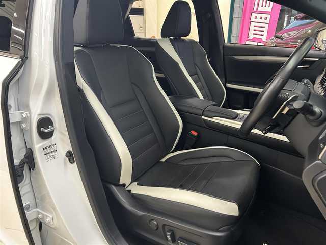 レクサス ＲＸ 300 Fスポーツ 東京都 2021(令3)年 1.5万km ホワイトノーヴァガラスフレーク 純正メーカーナビ/(CD/DVD/SD/MSV/BT/AUX/Miracast/フルセグTV)/全周囲カメラ/クリアランスソナー/TRDエアロフェンダー/TRDフロントスポイラー/サンルーフ/前後方ドライブレコーダー/デジタルインナーミラー/(ZRR038)/運転席メモリーシート/前席パワーシート/前席シートヒーター/エアシート/レザーシート/ヘッドアップディスプレイ/LTA/レーダークルーズコントロール/プリクラッシュセーフティー/BSM/RCTA/PKSB/RSA/TPMS/ステアリングヒーター/革巻きステアリング/パドルシフト/ステアリングスイッチ/電動格納ウインカーミラー/アイドリングストップ/電動パーキングブレーキ/オートホールド/横滑り防止機能/オートハイビーム/LED/ETC2.0/AC100V電源/後席サンシェード/後席プライバシーガラス/パワーバックドア/イージークローザー/トノカバー/チルトテレスコピック/純正フロアマット/置くだけ充電機能/ISOFIX