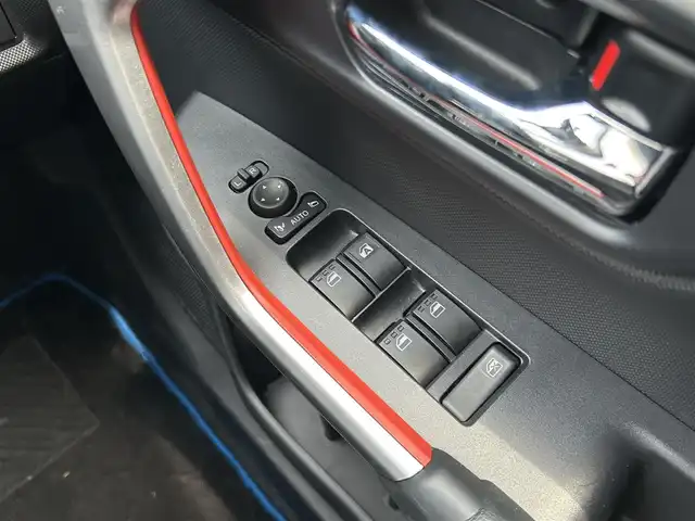 トヨタ ライズ Z 静岡県 2022(令4)年 0.7万km シャイニングホワイトパール 登録時走行6674ｋｍ/ワンオーナー/モデリスタフルエアロ/純正ナビ（AM/FM/CD/DVD/BT）/フルセグTV/トヨタセーフティセンス/・レーンキープアシスト/・横滑り防止装置/・プリクラッシュセーフティ/レーダークルーズコントロール/ブラインドスポットモニター/電動パーキングブレーキ/オートブレーキホールド/アイドリングストップ/前席シートヒーター/バックカメラ/前後ドライブレコーダー/ビルトインETC/純正フロアマット/純正アルミホイール17インチ/前後コーナーセンサー/オートライト/LEDヘッドライト/ドアバイザー/プッシュスタート/スマートキー/スペアキー1本/保証書/取扱説明書