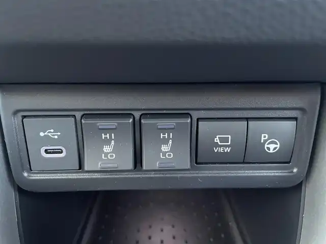 トヨタ カローラ クロス ハイブリッド Z 長崎県 2024(令6)年 0.4万km スパークリングブラックパールクリスタルシャイン 登録時3218km/純正ナビ/Bluetoothaudio/TV/AM.FM/全方位カメラ/ビルトインETC/D席パワーシート/D+N席シートヒーター/パワーバックドア/レーダークルーズコントロール/パラノマルーフ/電子パーキングブレーキ