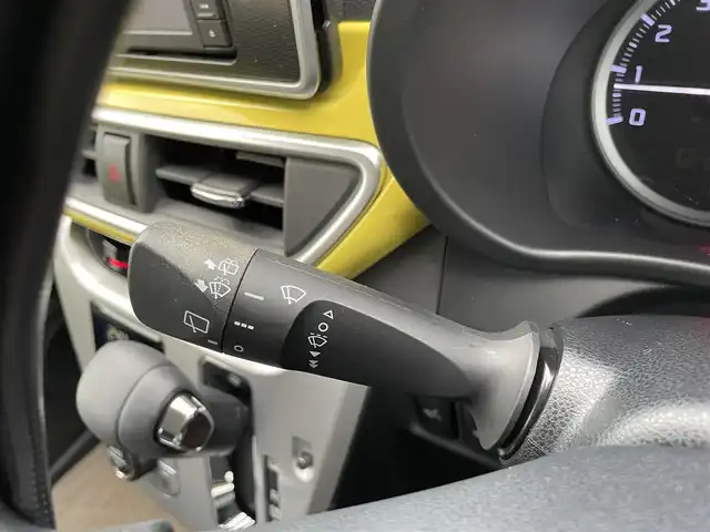ダイハツ キャスト アクティバ X リミテッド SAⅢ 宮崎県 2019(平31)年 3.8万km 黄 純正ナビゲーション/　AM FM CD DVD TV　BT/バックカメラ/スマートアシスト３/　・衝突軽減ブレーキ/　・レーンキープ/　・オートハイビーム/ドライブレコーダー/シートヒーター/ETC車載器/アイドリングストップ/プッシュスタート/スマートキー/ステアリングスイッチ/スマートキー/プッシュスタート/電動格納ミラー/ヘッドライトレベライザー